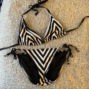 BECCA bikini, full set size M, black and white